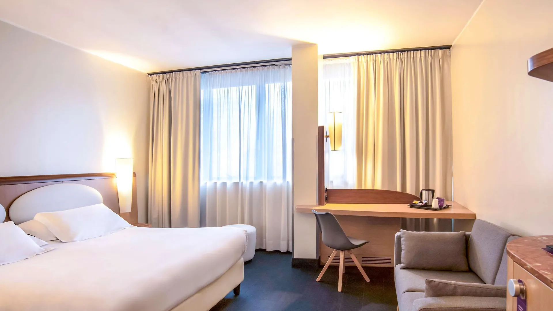 Mercure Roma West