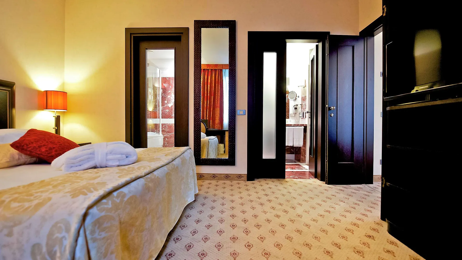 Отель Mercure Roma West
