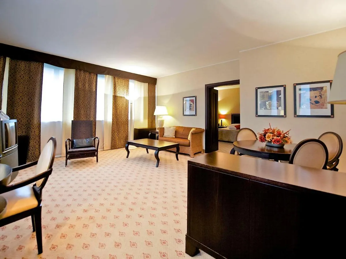 Отель Mercure Roma West