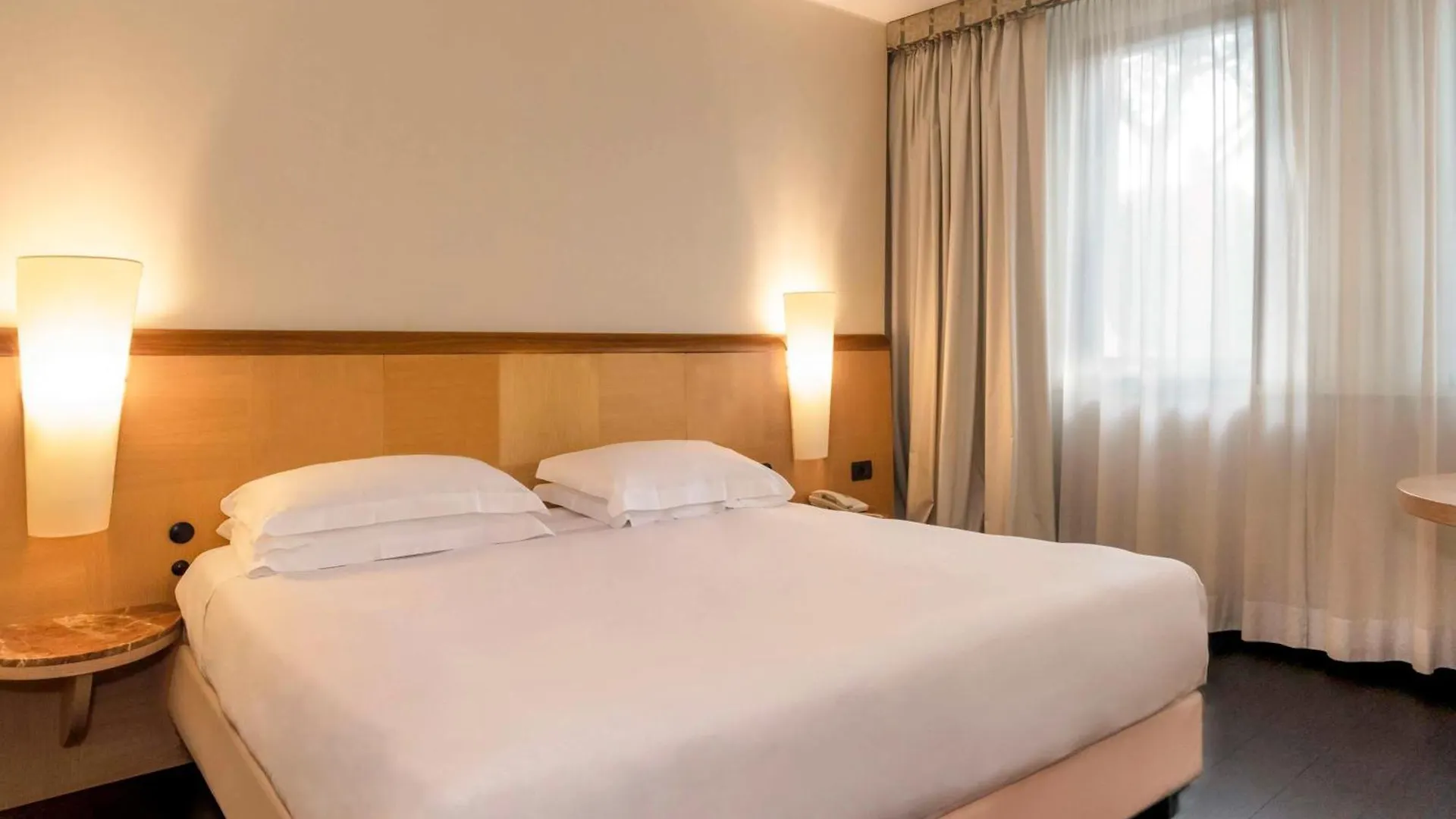 Mercure Roma West Отель Рим