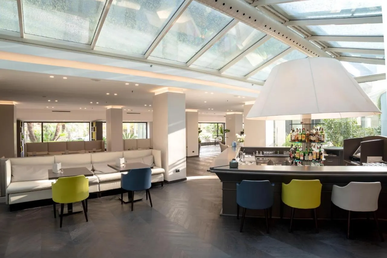 Отель Mercure Roma West
