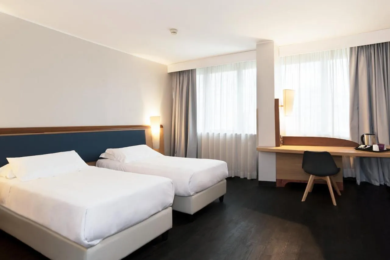 Mercure Roma West 4*, Рим